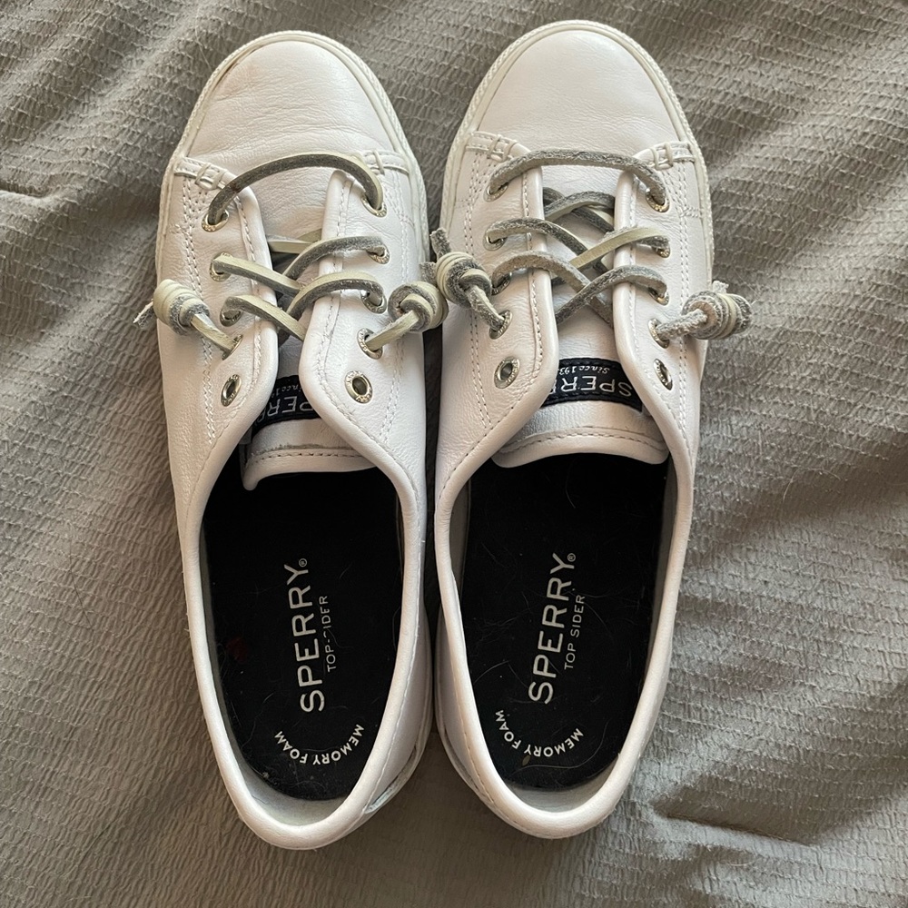 Sperry leather women’s shoes. White. Size 6.